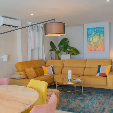 Private 250sqm Garden Duplex, Jacuzzi, Cinema, Sea View Escape Apartment Torremolinos
