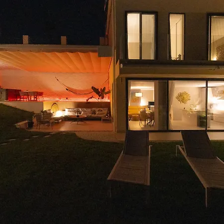Private 250sqm Garden Duplex, Jacuzzi, Cinema, Sea View Escape *