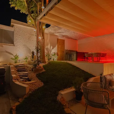 Private 250sqm Garden Duplex, Jacuzzi, Cinema, Sea View Escape * Torremolinos