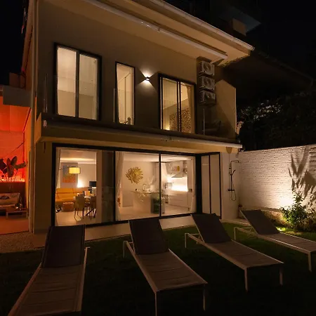 Private 250sqm Garden Duplex, Jacuzzi, Cinema, Sea View Escape Apartment Torremolinos
