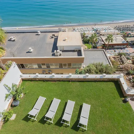 Apartment Private 250sqm Garden Duplex, Jacuzzi, Cinema, Sea View Escape