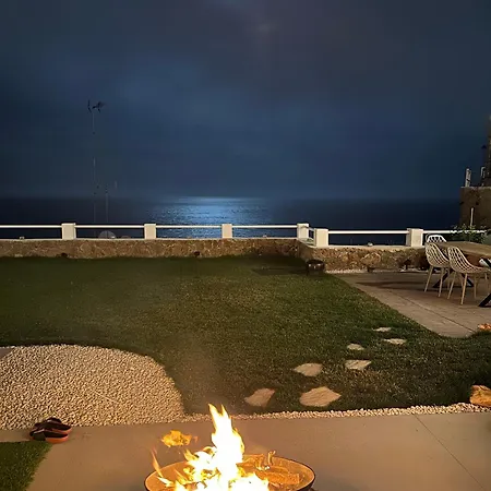 Private 250sqm Garden Duplex, Jacuzzi, Cinema, Sea View Escape Apartment