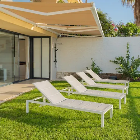 Private 250sqm Garden Duplex, Jacuzzi, Cinema, Sea View Escape