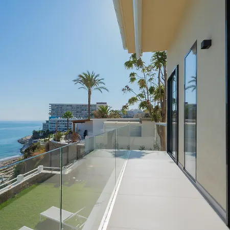 Private 250sqm Garden Duplex, Jacuzzi, Cinema, Sea View Escape * Torremolinos
