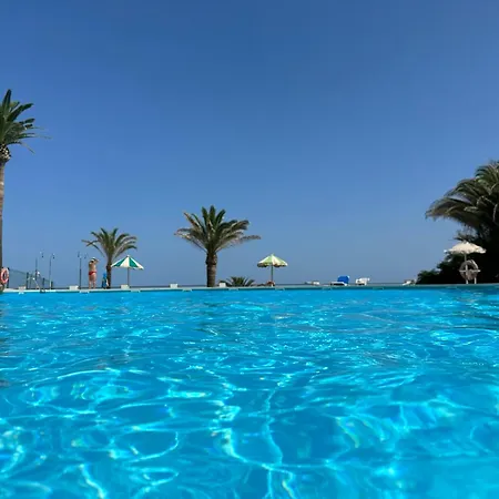 Private 250sqm Garden Duplex, Jacuzzi, Cinema, Sea View Escape Torremolinos